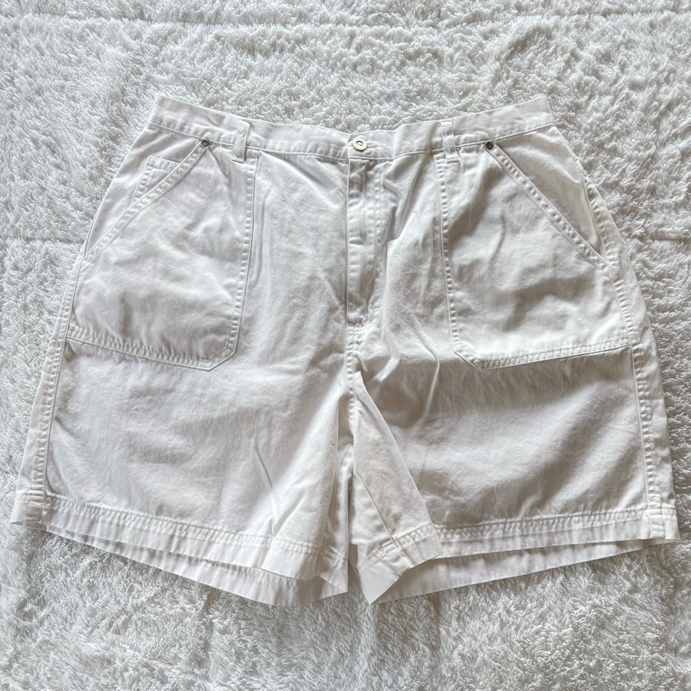 Women's white Gloria Vanderbilt utility shorts